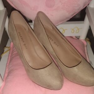 Madden Girl Tan Heels Elegant Comfort
